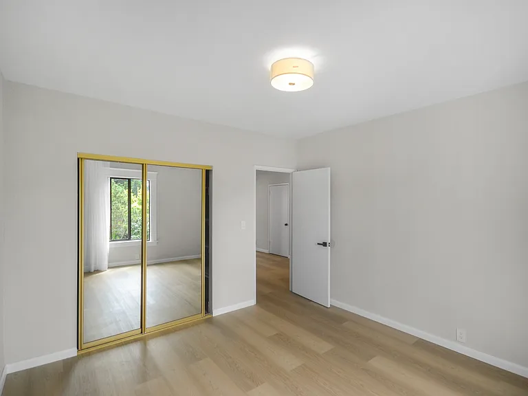 1129-1133 Balboa St #1129 — Photo 10