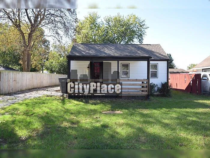 2 bed, 1.0 bath, 680 sqft, $1,400 — Photo 1