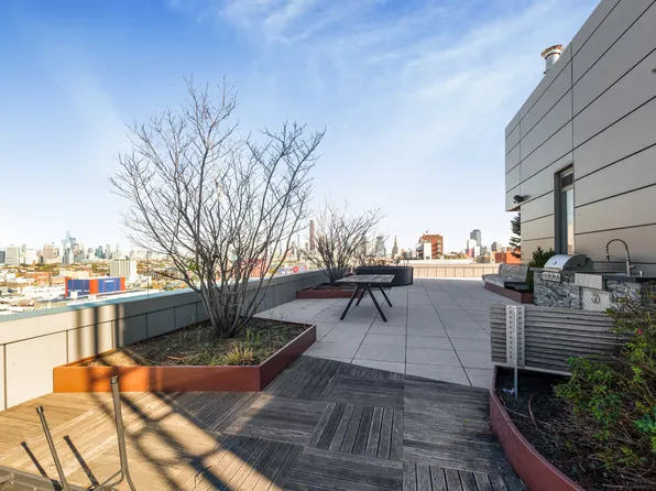 341 Eastern Parkway image 9 of 14