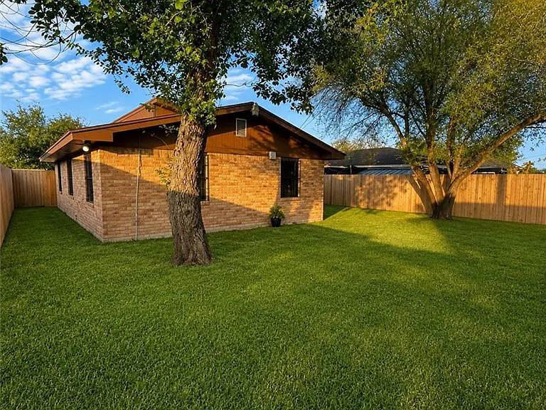 1010 El Recreo Cir — Photo 12