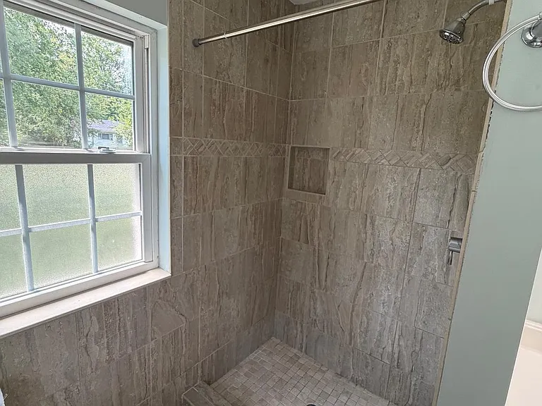 30000 Holmes Rd — Photo 15
