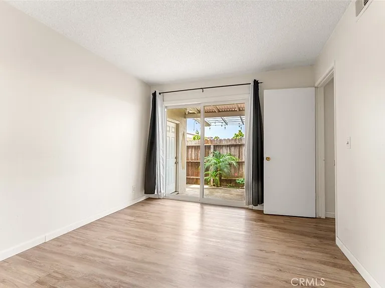 8115 Woolburn Dr — Photo 15