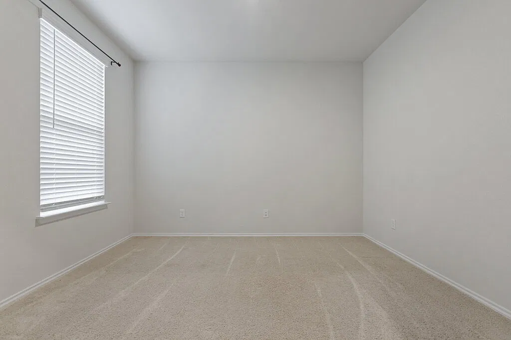 3 bed, 2.0 bath, 1688 sqft, $1,700 — Photo 4