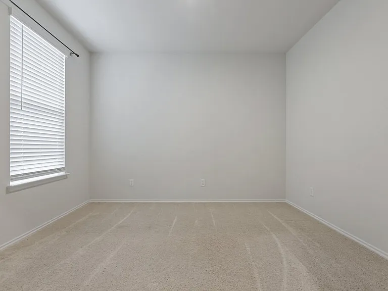 440 Lynwood Gold — Photo 4
