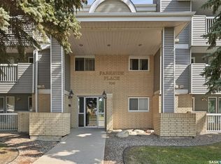 706 Confederation Dr #211, Saskatoon, SK S7L5R7