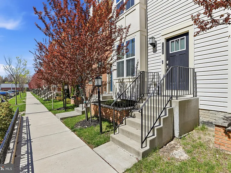 7140 Banbury Dr — Photo 3