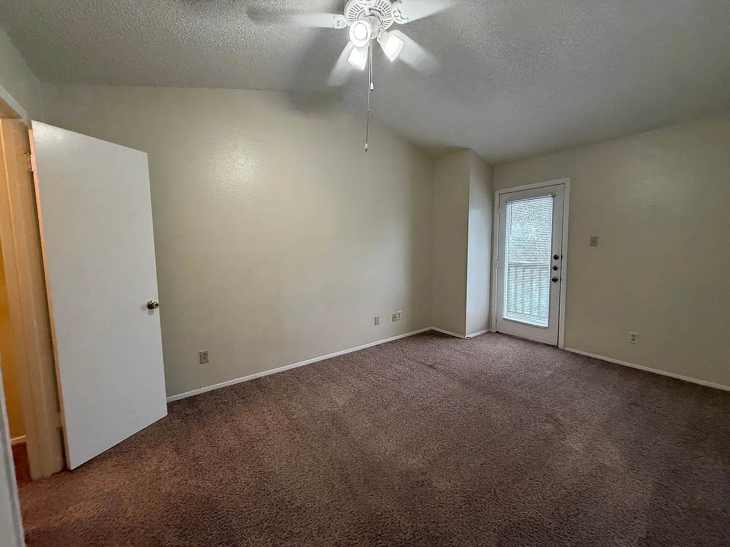 808 Ramble Ln — Photo 3