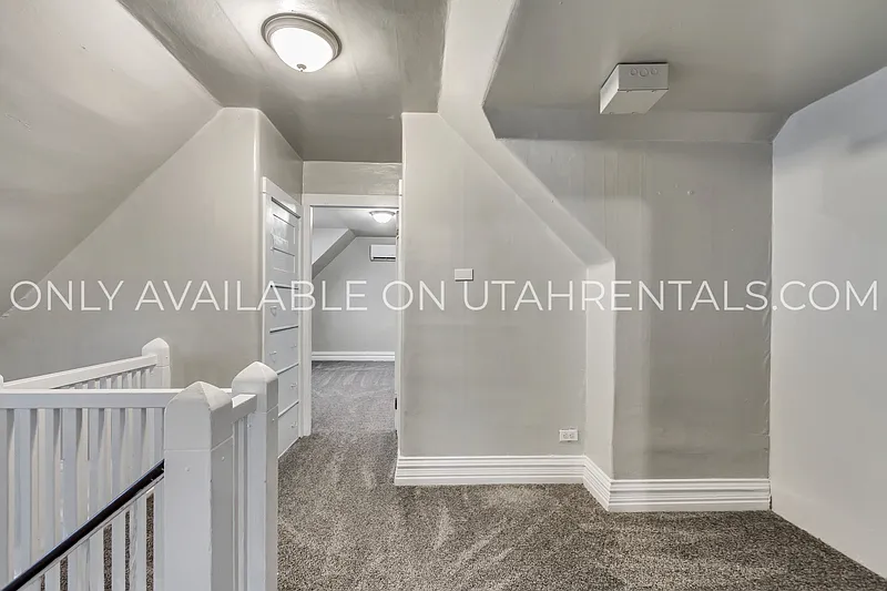 3 bed, 2.0 bath, 1200 sqft, $1,650 — Photo 3