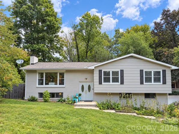 17 Rhododendron Pl, Asheville, NC 28805
