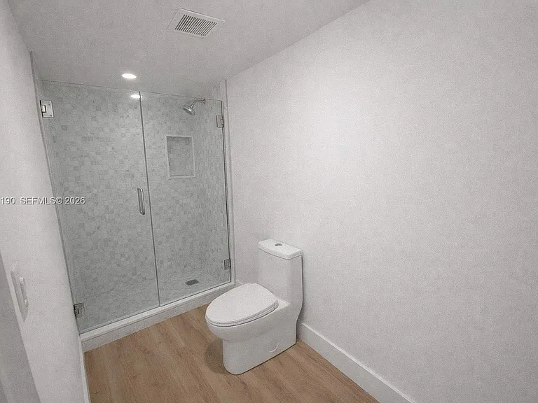 240 Greenwood Dr #240 — Photo 18