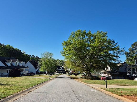 5th image of 168 Magnolia Dr