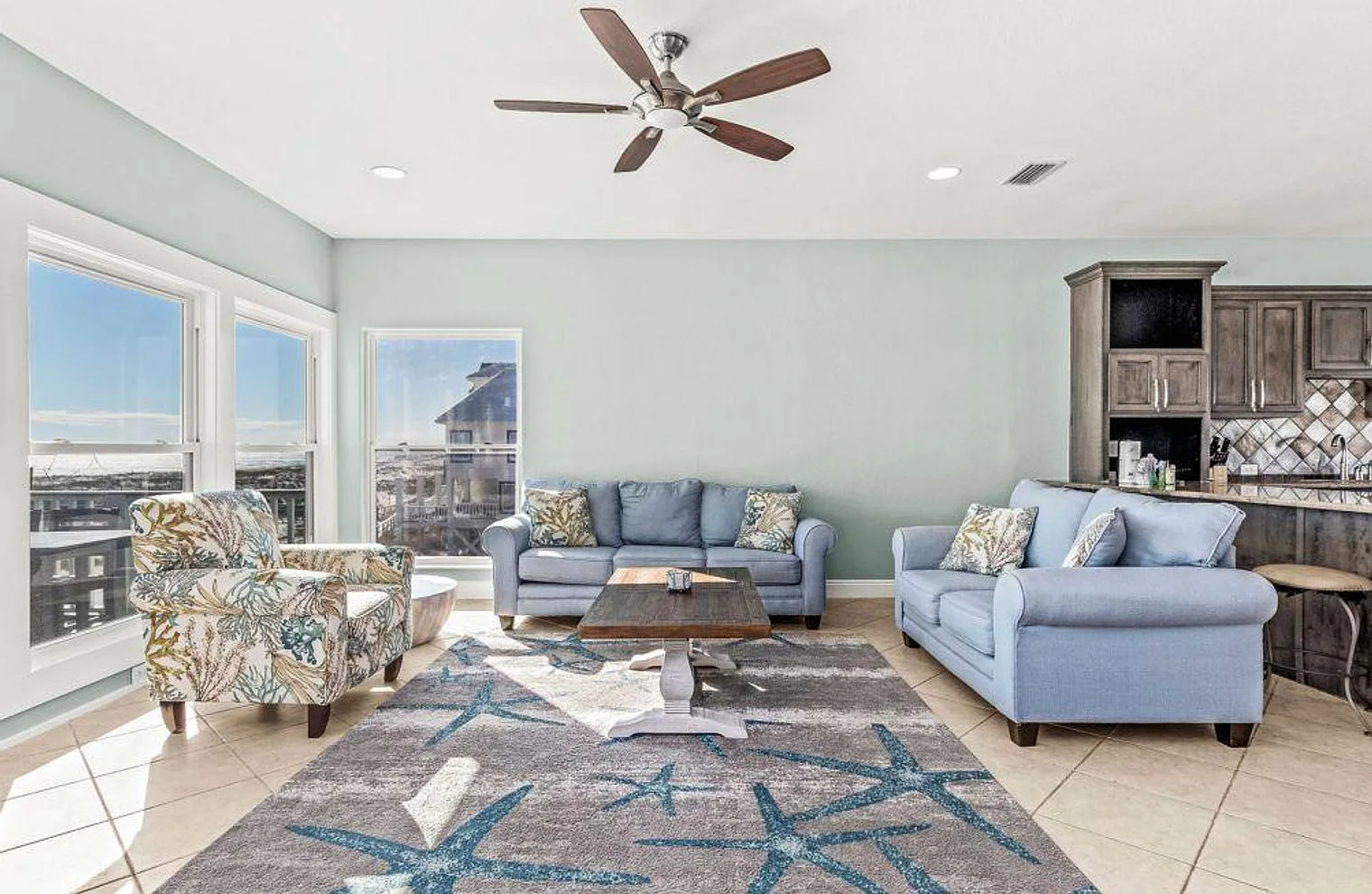 6 bed, 7.0 bath, 3896 sqft, $8,493 — Photo 3