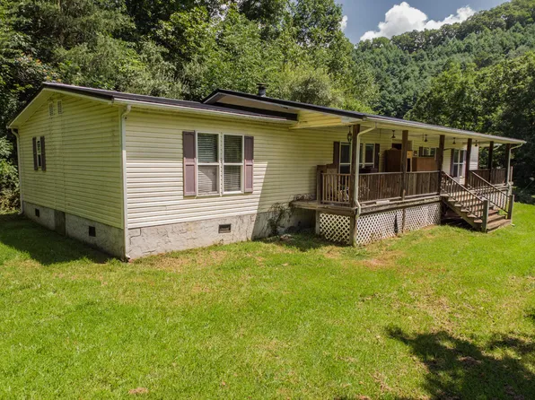 9117 Greely Gilmer Rd, Coeburn, VA 24279