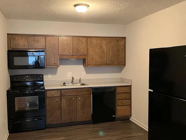 415 Grover St #11 — Photo 5