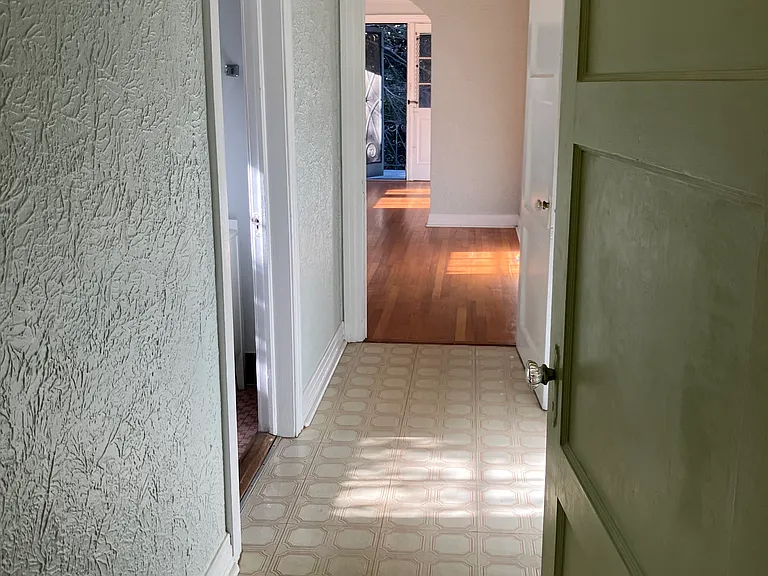 8319 Zimpel St — Photo 7