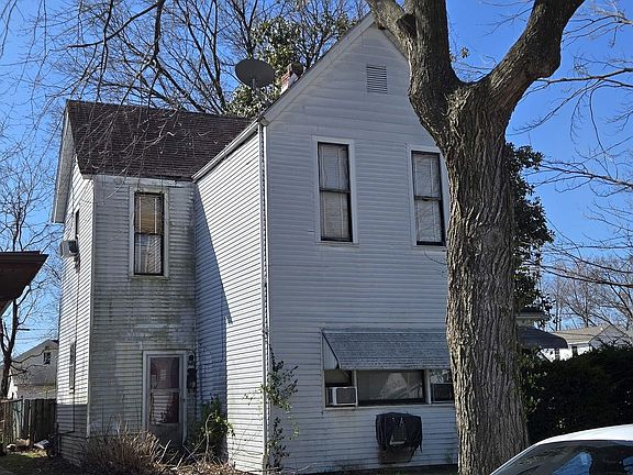2nd image of 601 E Gum St