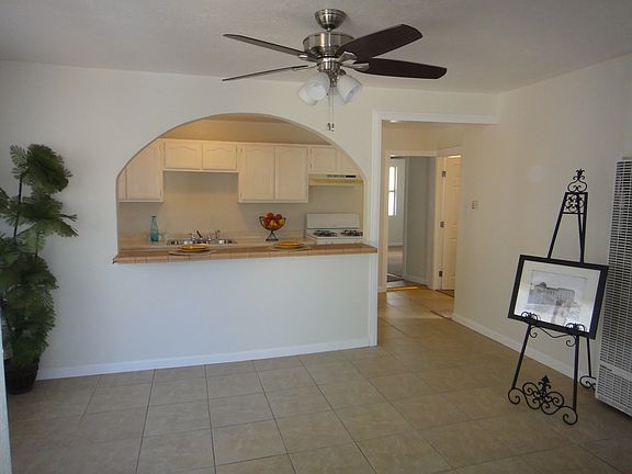 4th image of 742 W Summerland Pl