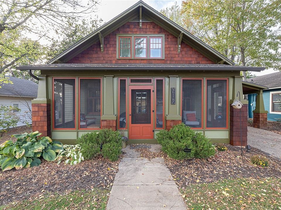 1st image of 215 N Locust Ave