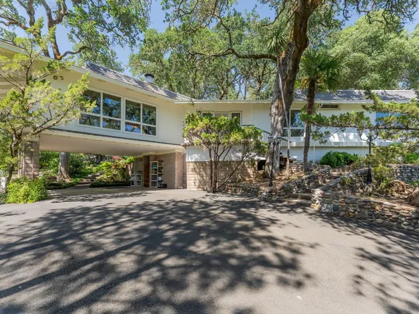 925 Knob Hill Road, Ukiah, CA 95482