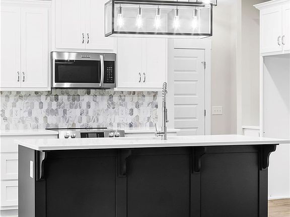 3rd image of 232 Lee Road 451