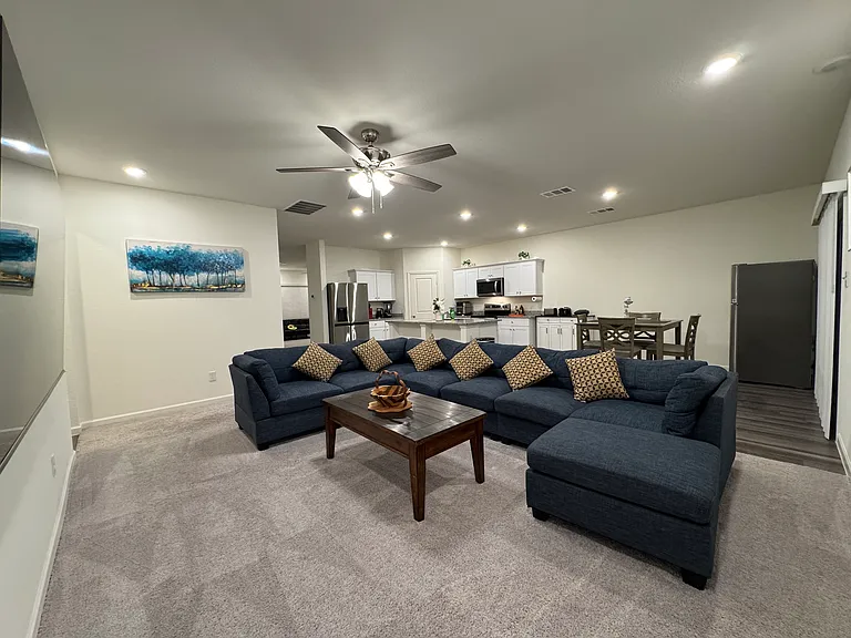 17 Cherryridge Dr — Photo 1
