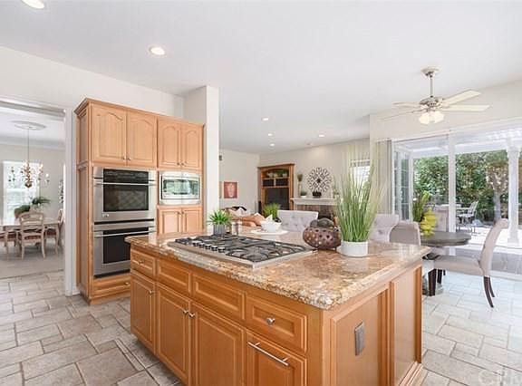 2nd image of 2049 N Acacia Ave