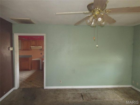 315 S Main St, Sandoval, IL 62882