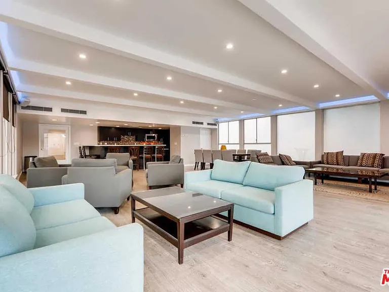 7250 Franklin Ave #1204 — Photo 35
