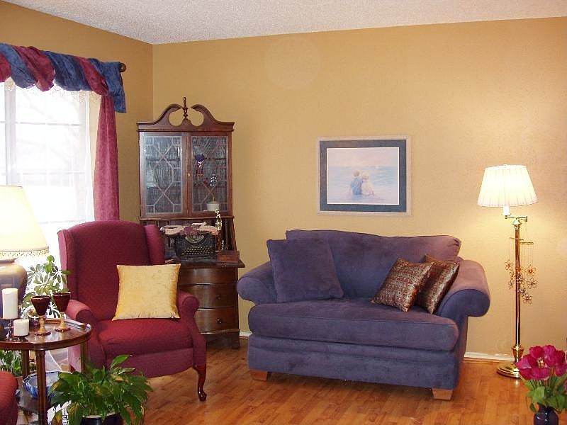 2nd image of 1602 Trail Glen Ct