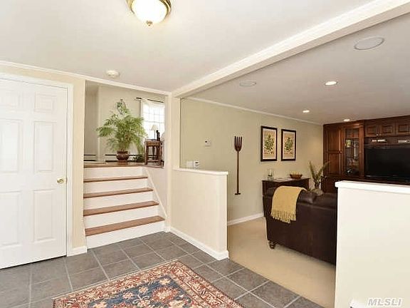 3rd image of 62 Harriet Ln
