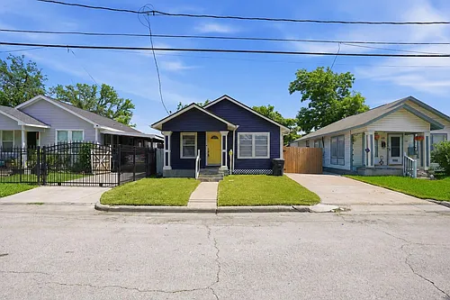 5315 Bell St Photo 1