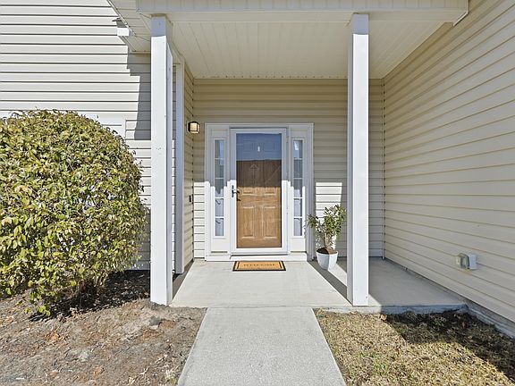 5th image of 404 Coco Plum Ct.