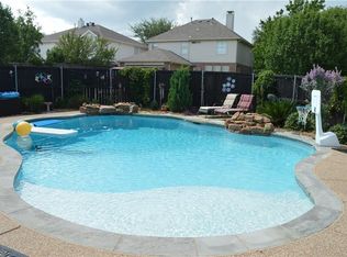 273 Ridge Cove Dr, Lewisville, TX 75067