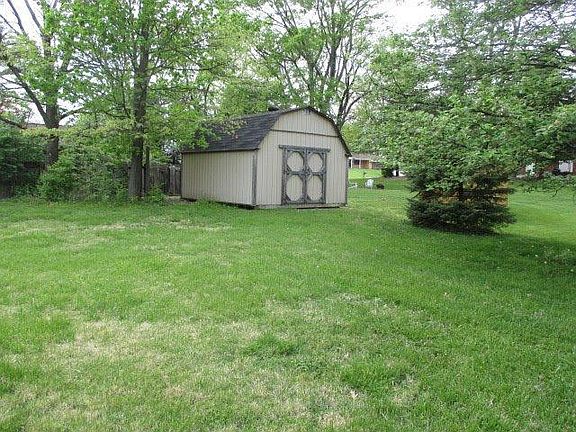 3rd image of 7098 Cherrywood Ln