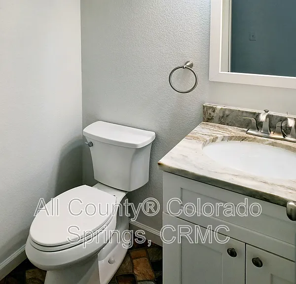 53 Royal Crest Dr — Photo 14