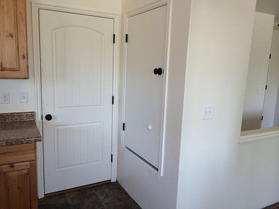 4th image of 365 Wind River Dr