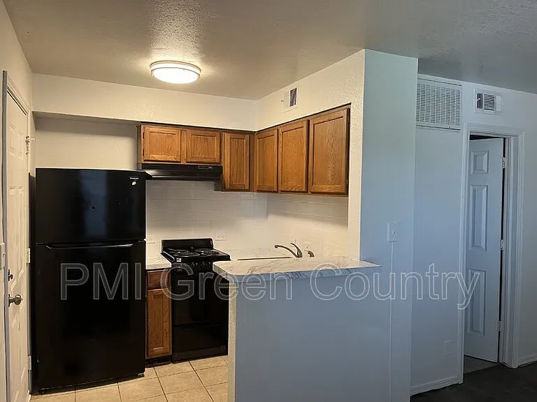 6639 S Victor Ave #G214 — Photo 15