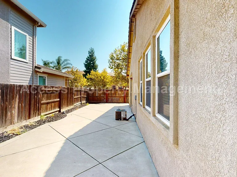 1245 W Springer Dr — Photo 25
