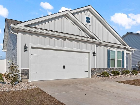 3rd image of 452 Honeyhill Loop