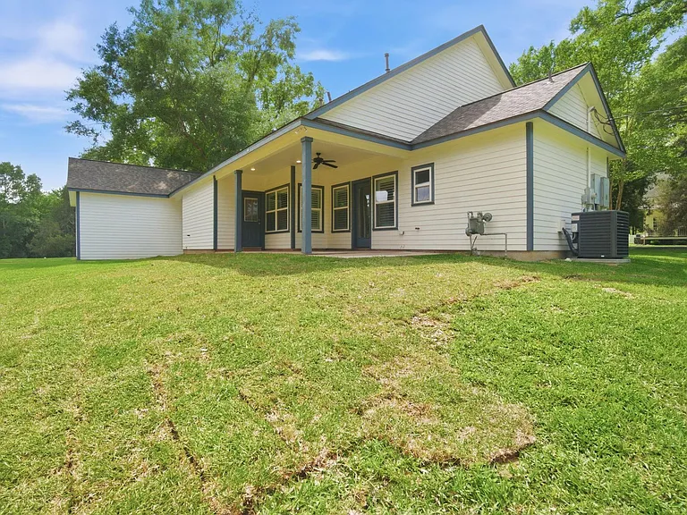 502 Louisa St — Photo 45