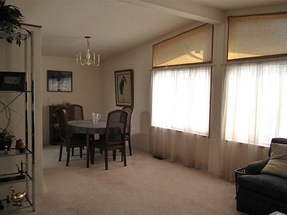 5th image of 211 Parkwood Blvd