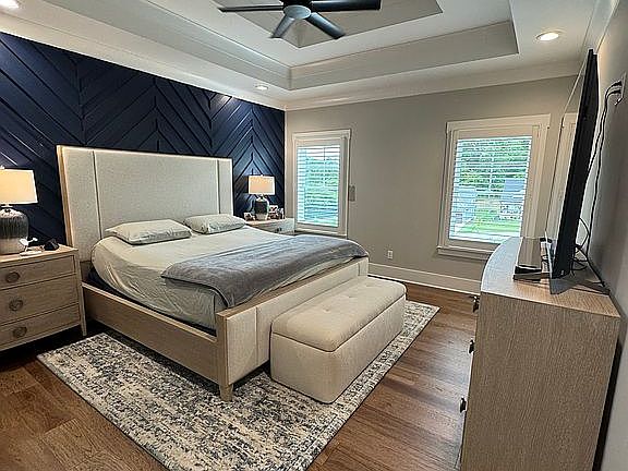 Owner’s suite (main floor)