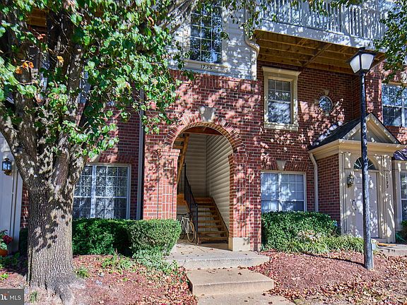 4th image of 1735 Kingsgate Ct Unit 304