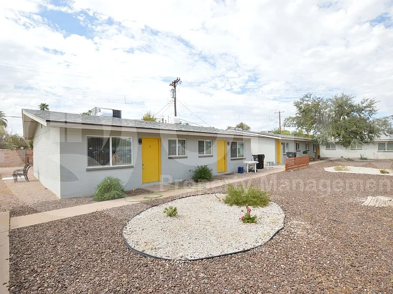 6040 N 21st Ave #5 — Photo 2