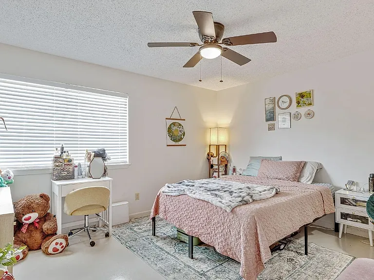 1157 Main St #1A — Photo 5