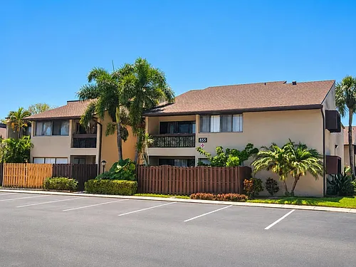 855 N Village Dr N #101 Photo 1