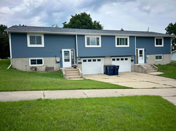 2046 Williamsburg Pl, Janesville, WI 53548