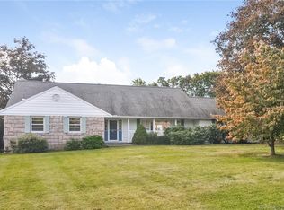 2 Dogwood Dr, Danbury, CT 06811