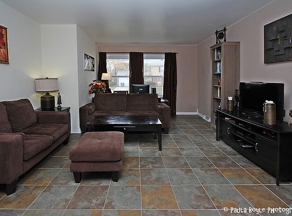 5th image of 709 Lexington Dr