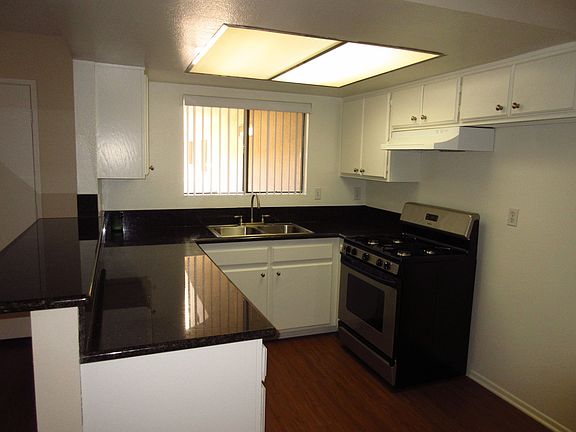 3rd image of 433 N Louise St